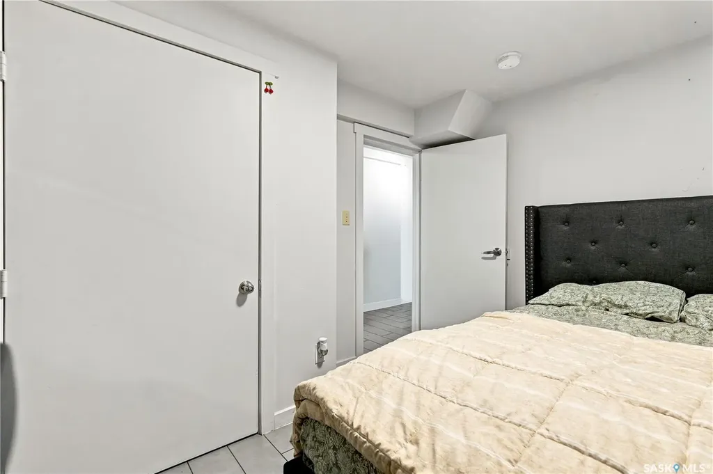 2814-2816 7th Street E Saskatoon SK S7H 1B3