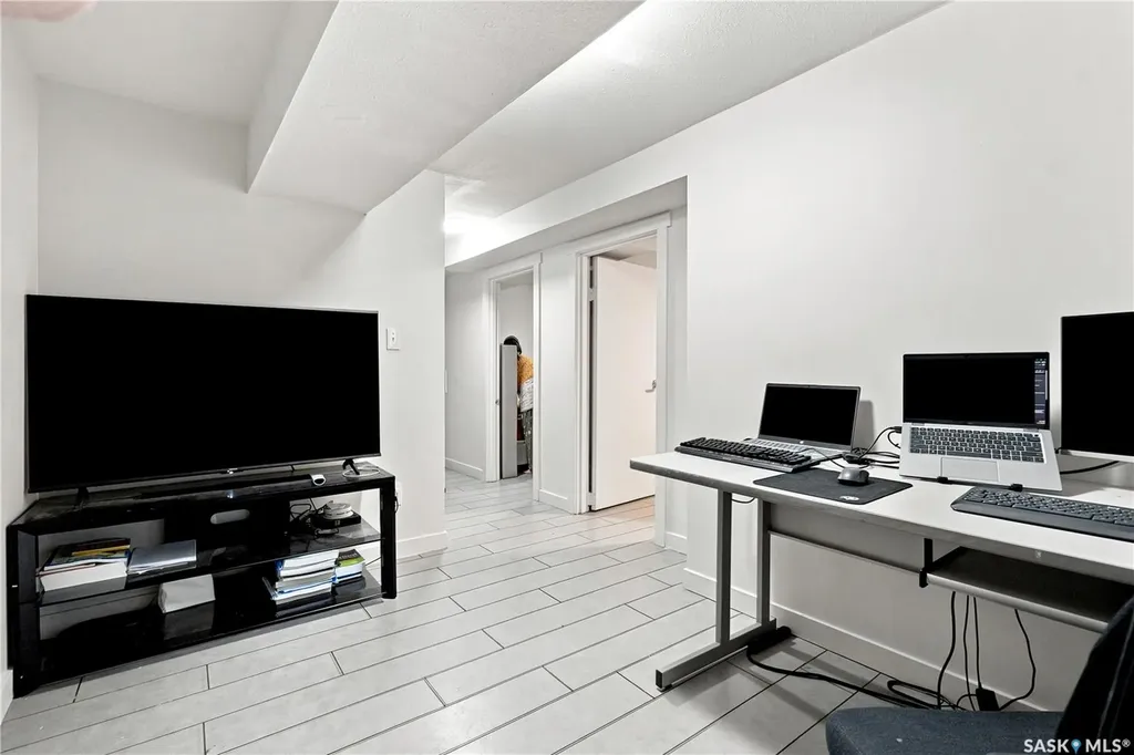 2814-2816 7th Street E Saskatoon SK S7H 1B3