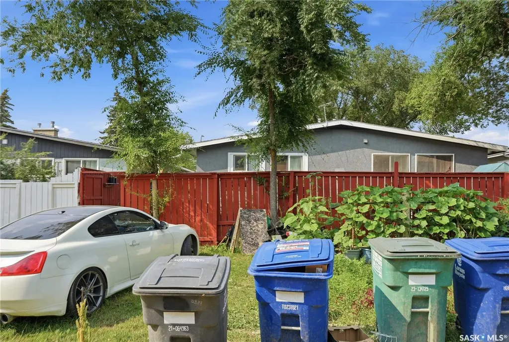 2814-2816 7th Street E Saskatoon SK S7H 1B3