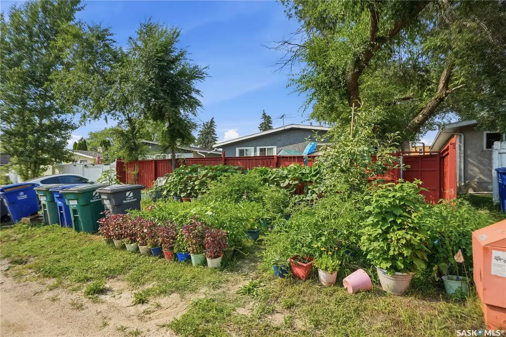 2814-2816 7th Street E Saskatoon SK S7H 1B3