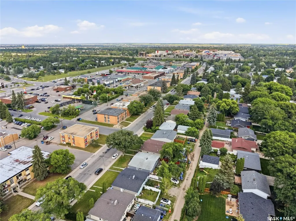 2814-2816 7th Street E Saskatoon SK S7H 1B3