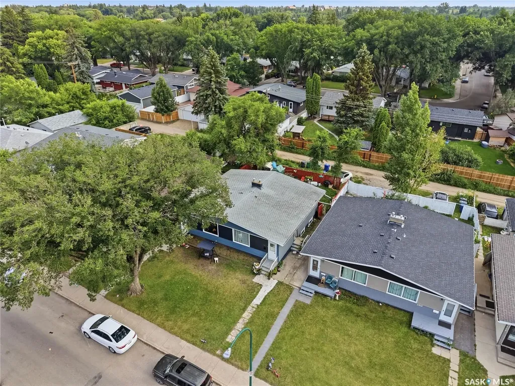 2814-2816 7th Street E Saskatoon SK S7H 1B3