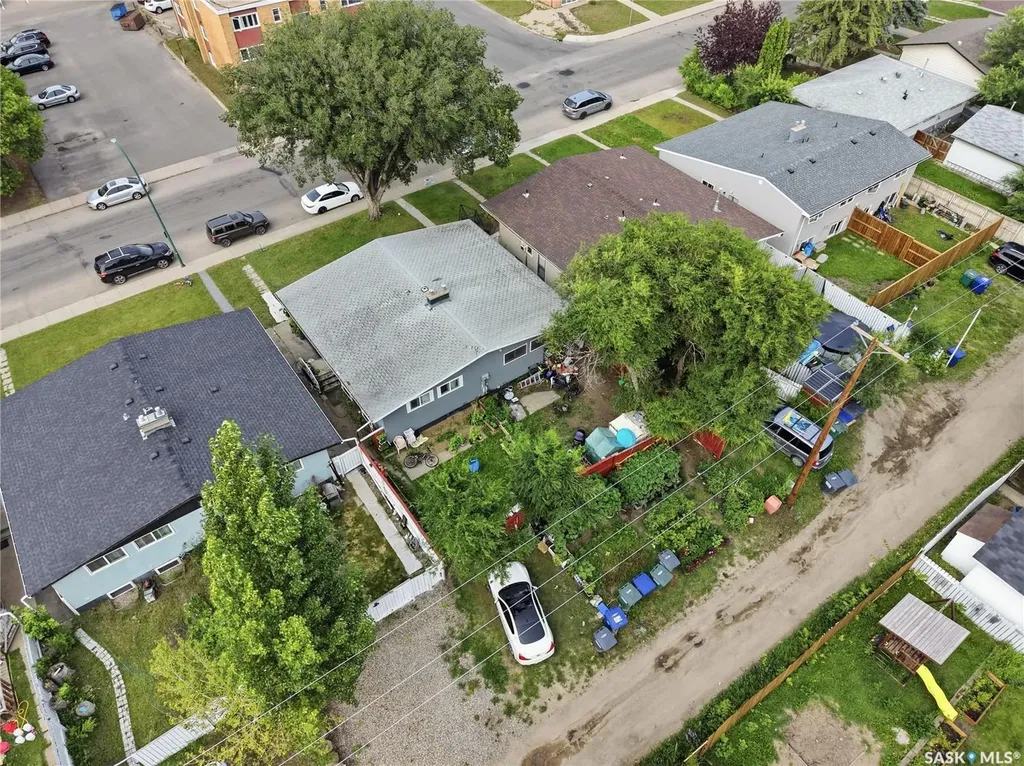2814-2816 7th Street E Saskatoon SK S7H 1B3