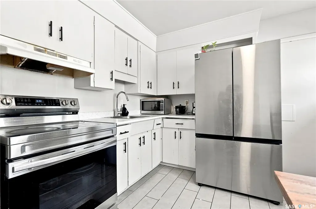 2814-2816 7th Street E Saskatoon SK S7H 1B3