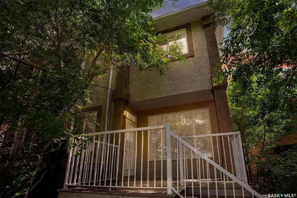 3876 Robinson Street Regina SK S4S 3C6