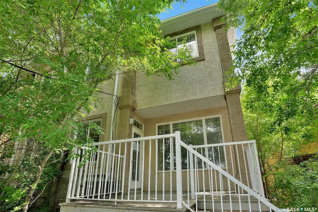 3876 Robinson Street Regina SK S4S 3C6