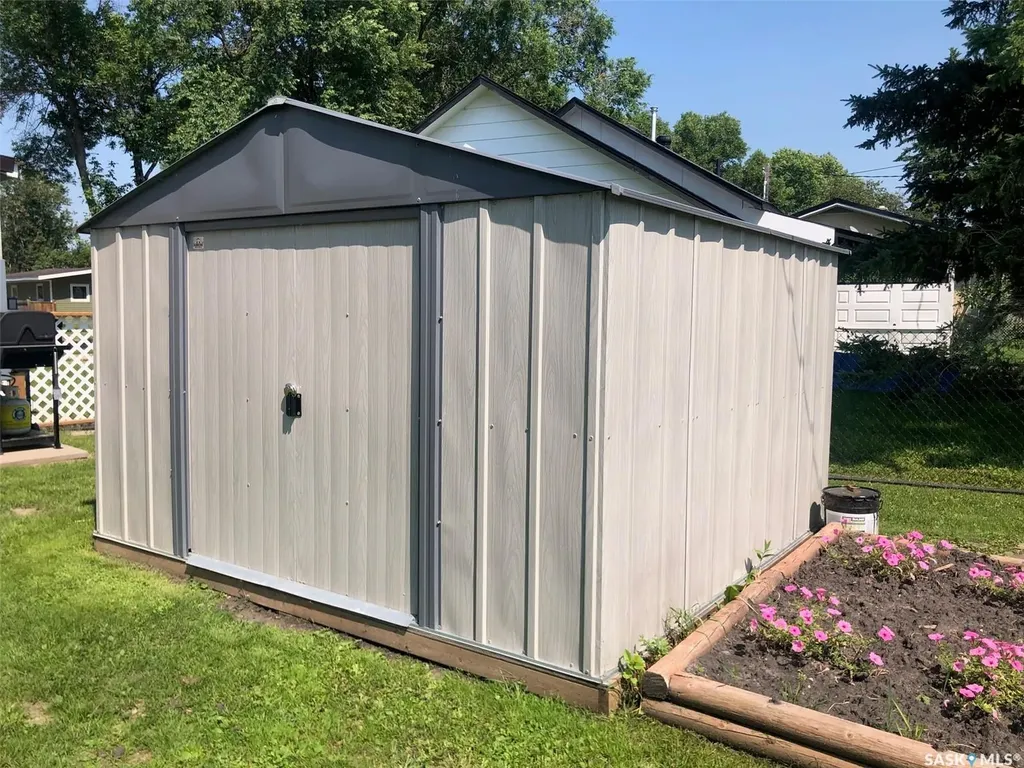 244 Northern Avenue Canora SK S0A 0L0
