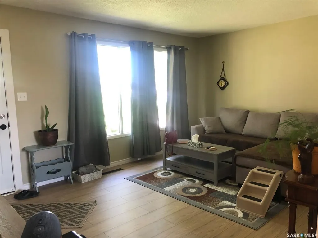 244 Northern Avenue Canora SK S0A 0L0