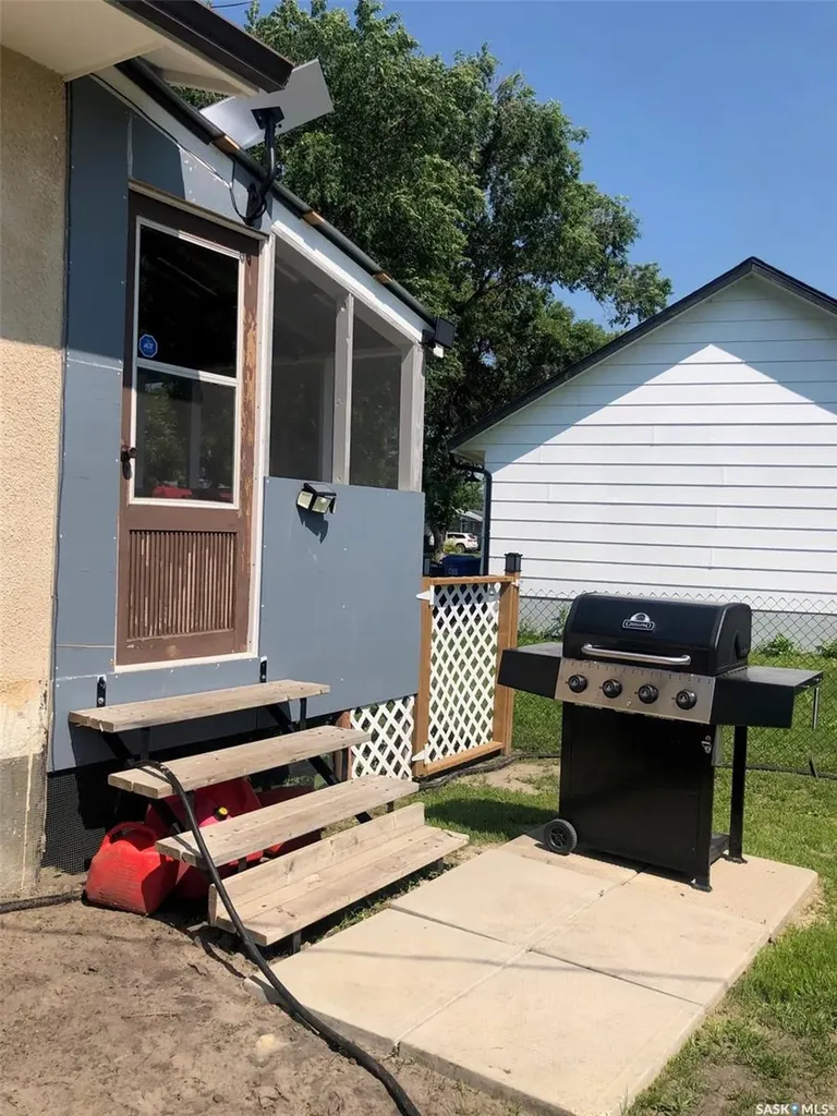 244 Northern Avenue Canora SK S0A 0L0