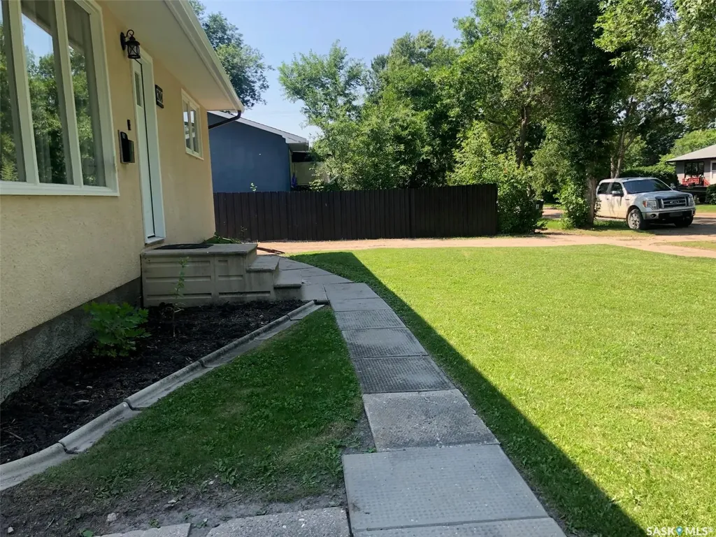 244 Northern Avenue Canora SK S0A 0L0