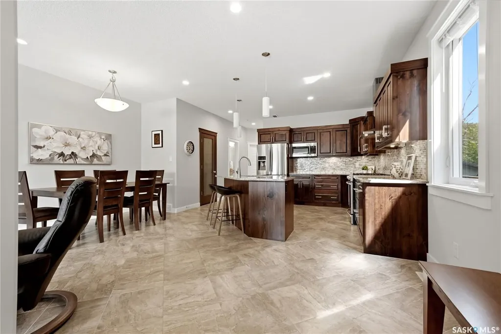 2871 Garnet Street Regina SK S4S 1X1
