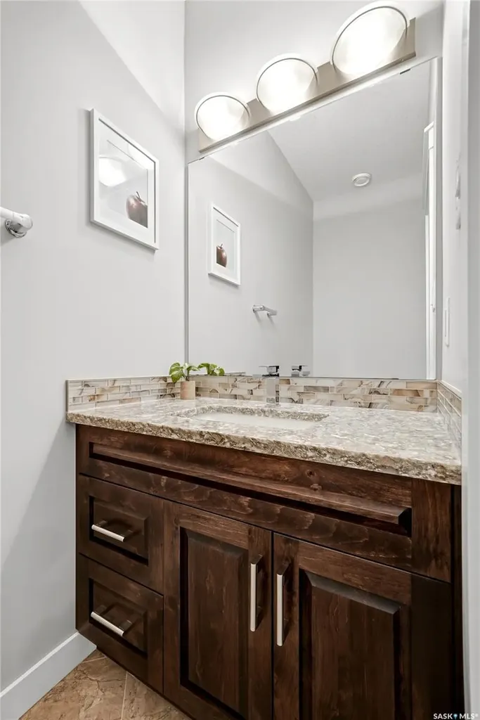 2871 Garnet Street Regina SK S4S 1X1