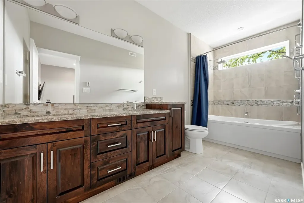 2871 Garnet Street Regina SK S4S 1X1