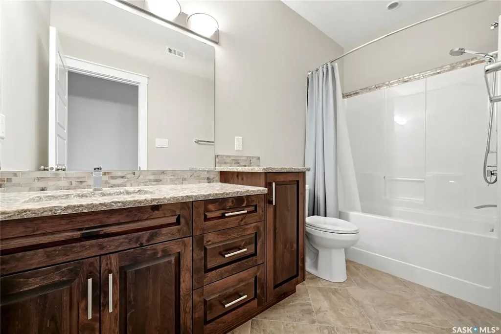 2871 Garnet Street Regina SK S4S 1X1