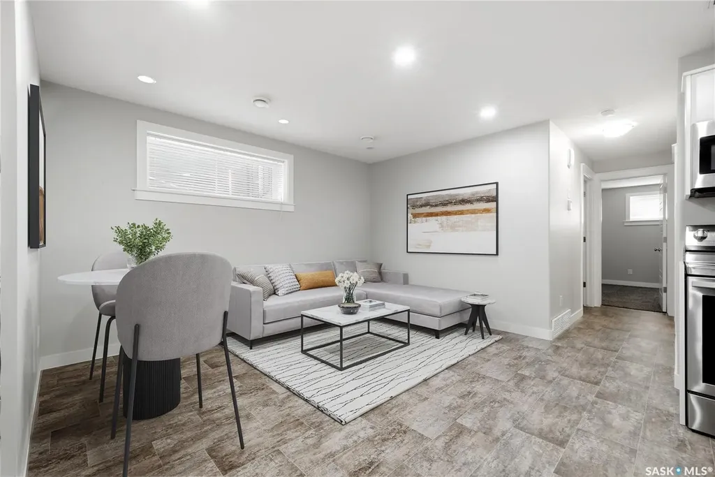 2871 Garnet Street Regina SK S4S 1X1