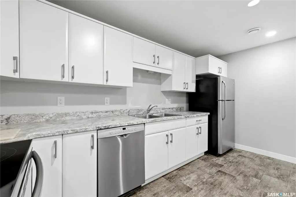2871 Garnet Street Regina SK S4S 1X1