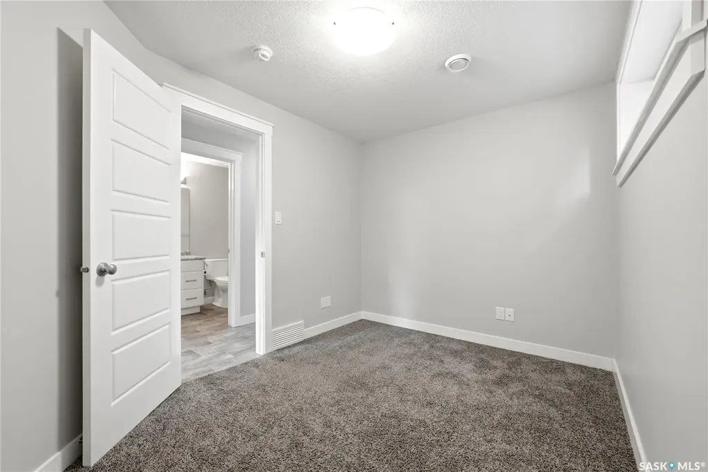 2871 Garnet Street Regina SK S4S 1X1