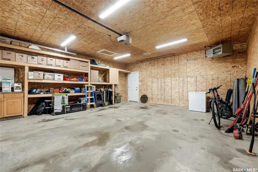 2871 Garnet Street Regina SK S4S 1X1