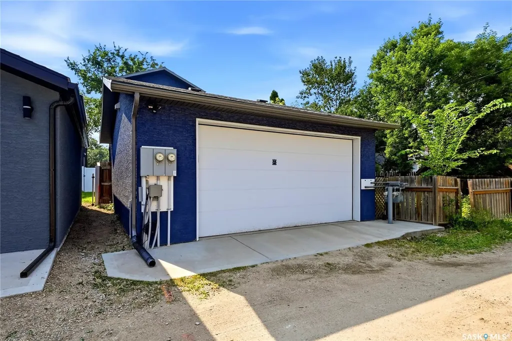 2871 Garnet Street Regina SK S4S 1X1