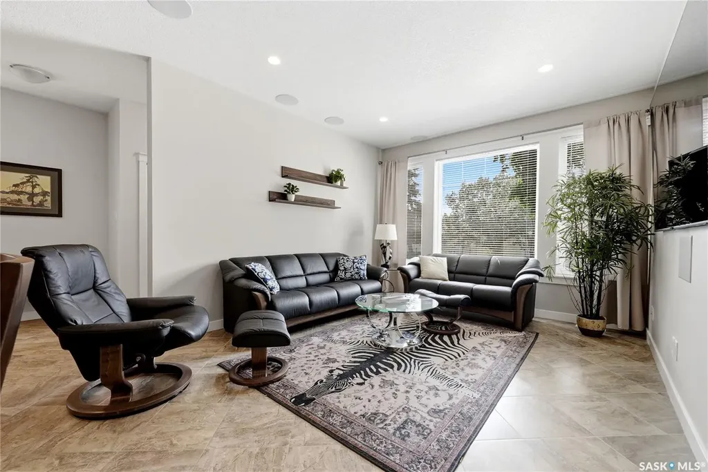 2871 Garnet Street Regina SK S4S 1X1