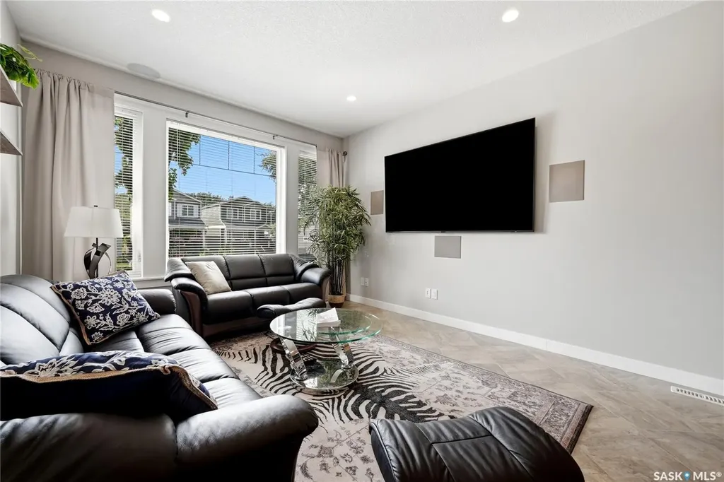 2871 Garnet Street Regina SK S4S 1X1