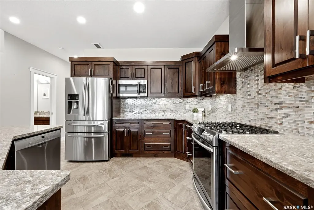 2871 Garnet Street Regina SK S4S 1X1