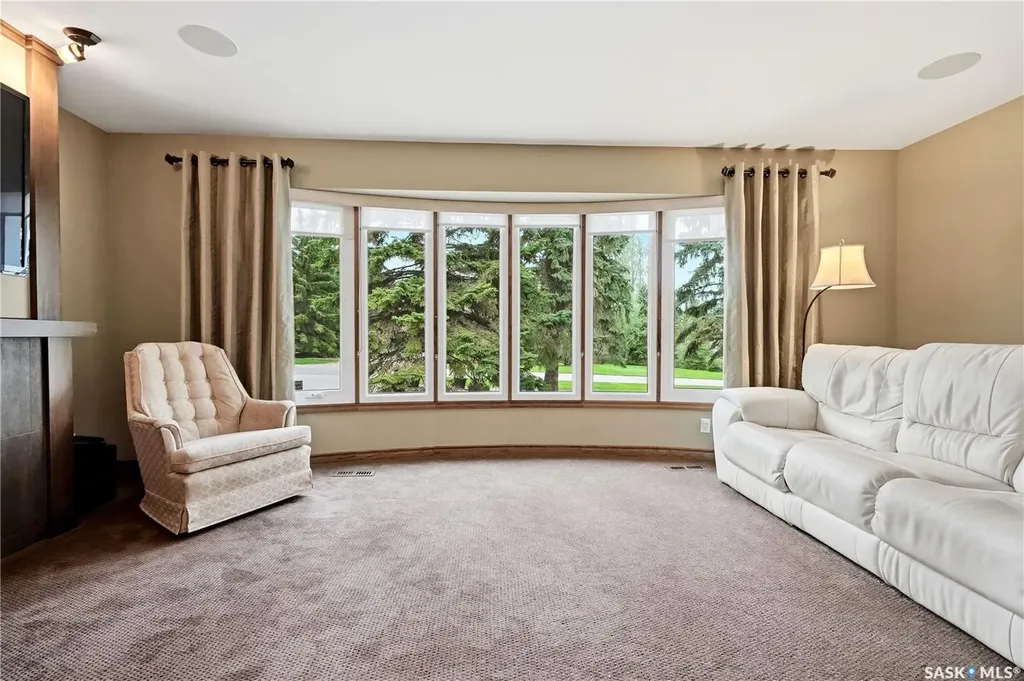 19 Ridgedale Bay White City SK S4L 5B1