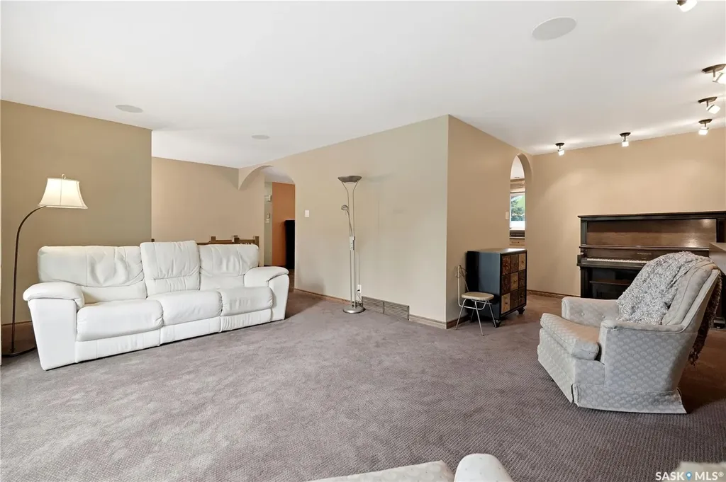 19 Ridgedale Bay White City SK S4L 5B1