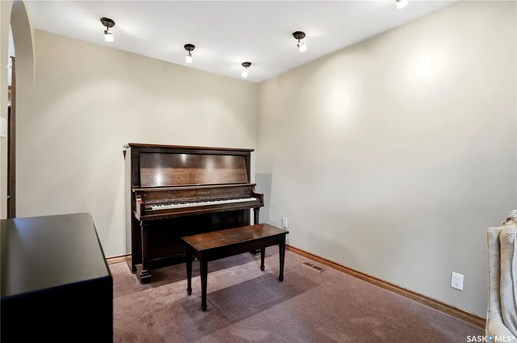 19 Ridgedale Bay White City SK S4L 5B1