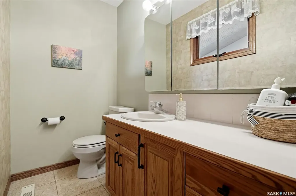 19 Ridgedale Bay White City SK S4L 5B1