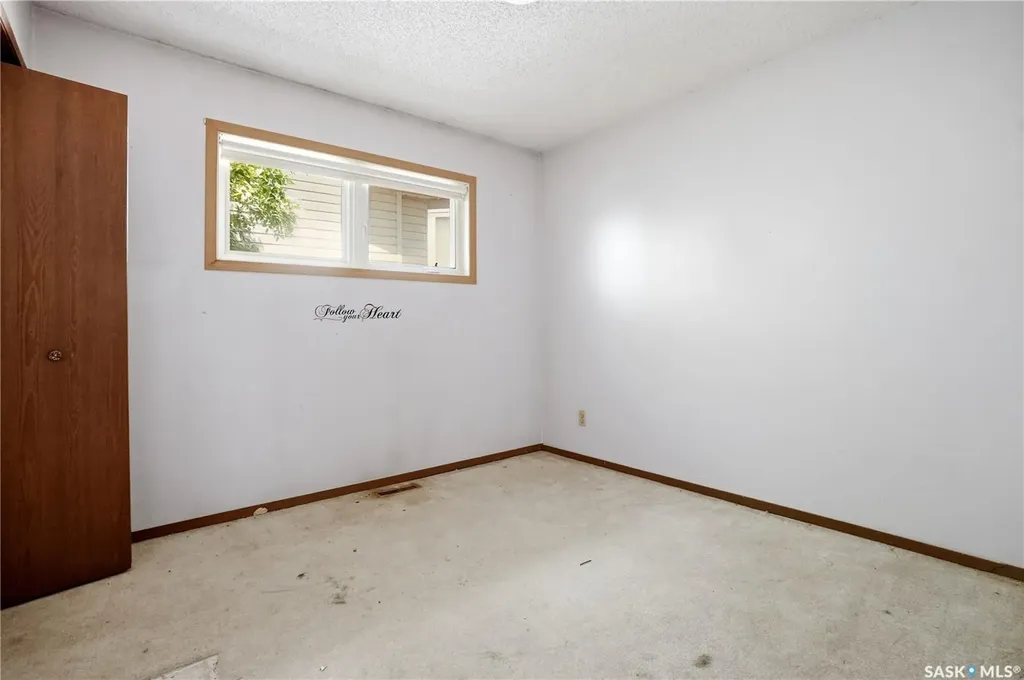 1625 Admiral Crescent Moose Jaw SK S6H 7N8