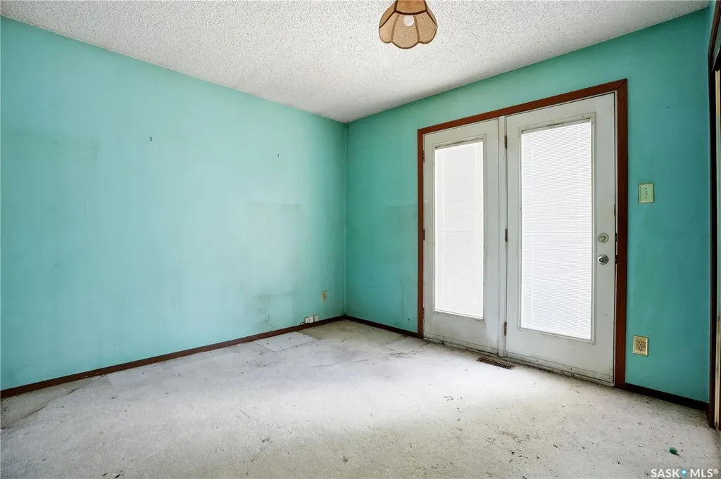 1625 Admiral Crescent Moose Jaw SK S6H 7N8
