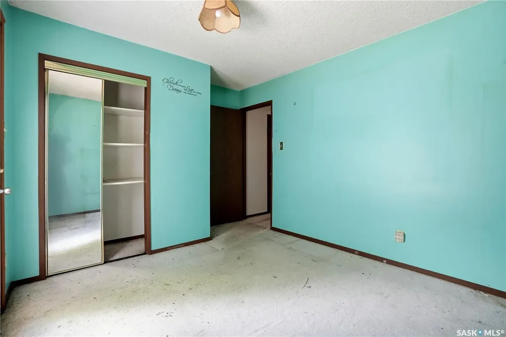 1625 Admiral Crescent Moose Jaw SK S6H 7N8