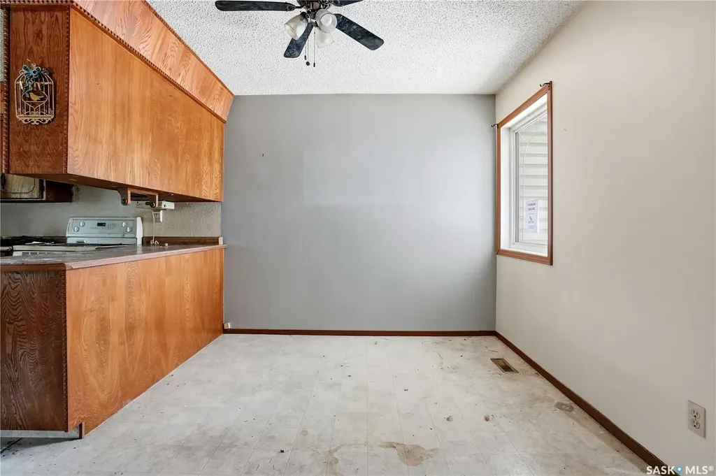 1625 Admiral Crescent Moose Jaw SK S6H 7N8