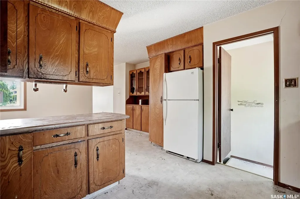 1625 Admiral Crescent Moose Jaw SK S6H 7N8