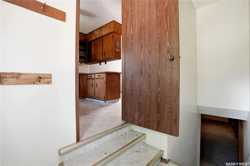1625 Admiral Crescent Moose Jaw SK S6H 7N8