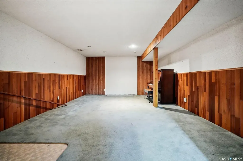 1625 Admiral Crescent Moose Jaw SK S6H 7N8