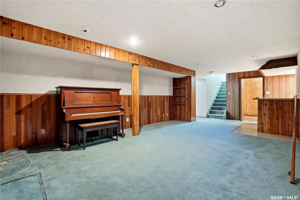 1625 Admiral Crescent Moose Jaw SK S6H 7N8