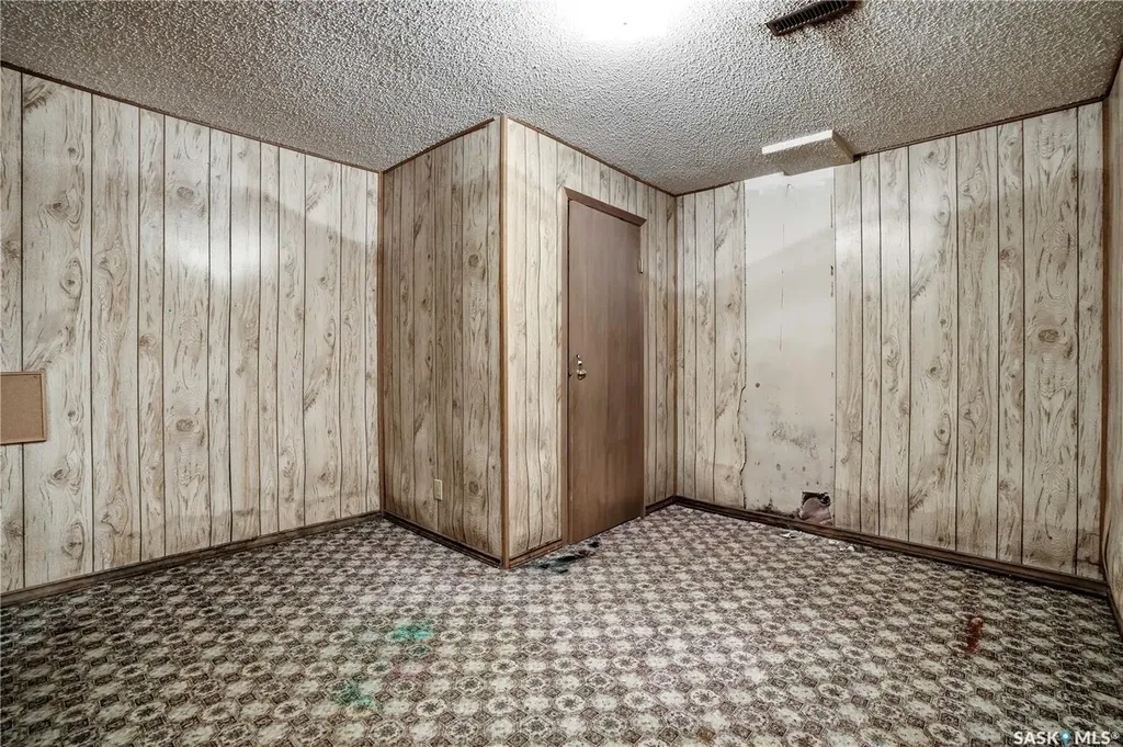 1625 Admiral Crescent Moose Jaw SK S6H 7N8