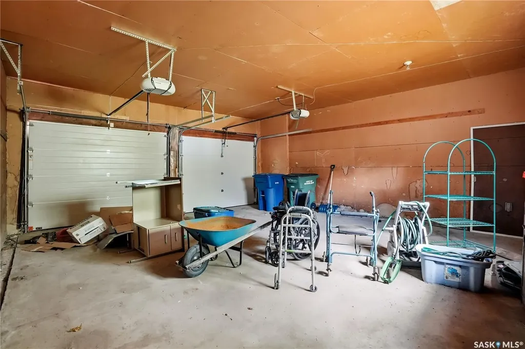 1625 Admiral Crescent Moose Jaw SK S6H 7N8