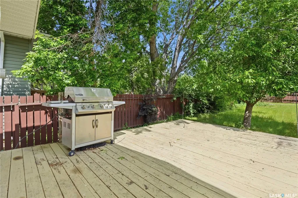 1625 Admiral Crescent Moose Jaw SK S6H 7N8