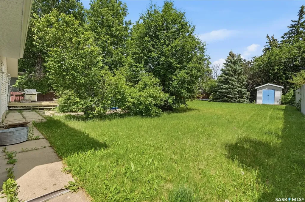 1625 Admiral Crescent Moose Jaw SK S6H 7N8