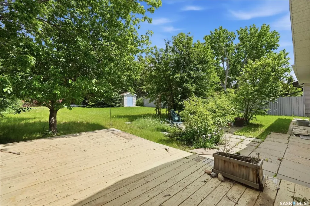 1625 Admiral Crescent Moose Jaw SK S6H 7N8