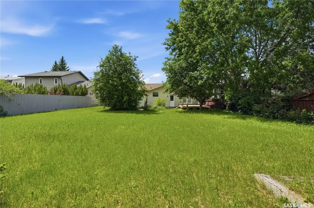 1625 Admiral Crescent Moose Jaw SK S6H 7N8