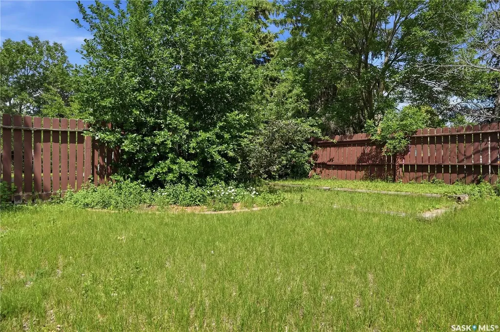 1625 Admiral Crescent Moose Jaw SK S6H 7N8