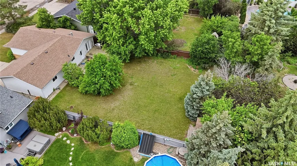1625 Admiral Crescent Moose Jaw SK S6H 7N8
