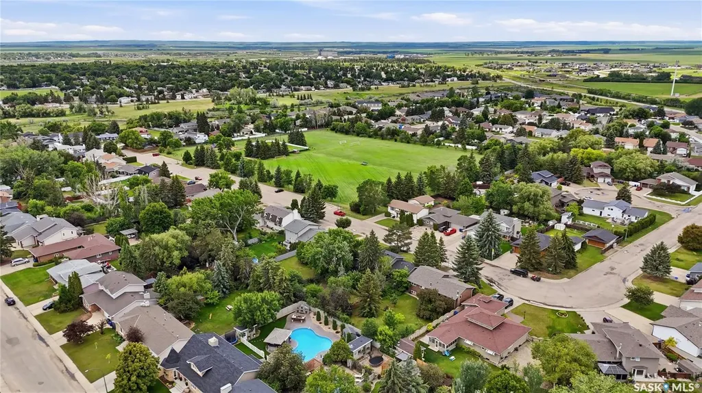 1625 Admiral Crescent Moose Jaw SK S6H 7N8