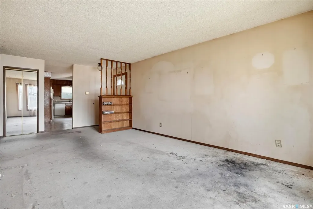 1625 Admiral Crescent Moose Jaw SK S6H 7N8