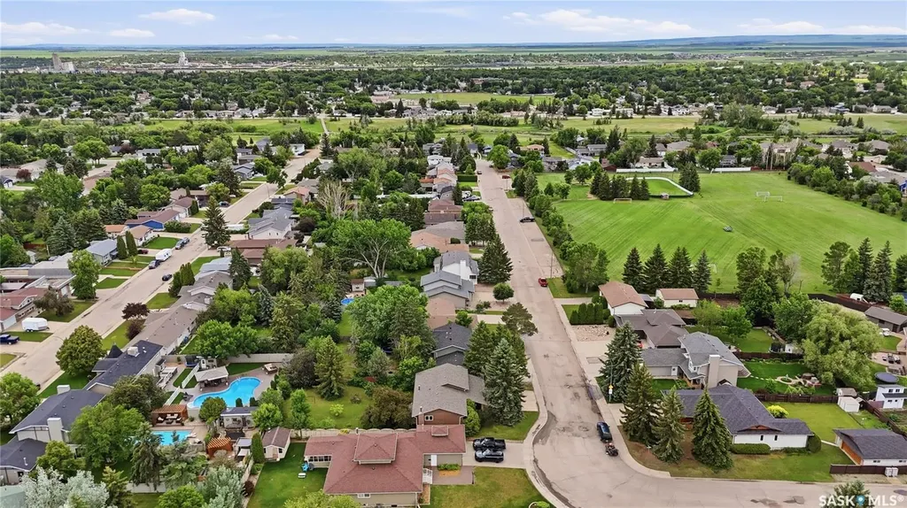 1625 Admiral Crescent Moose Jaw SK S6H 7N8