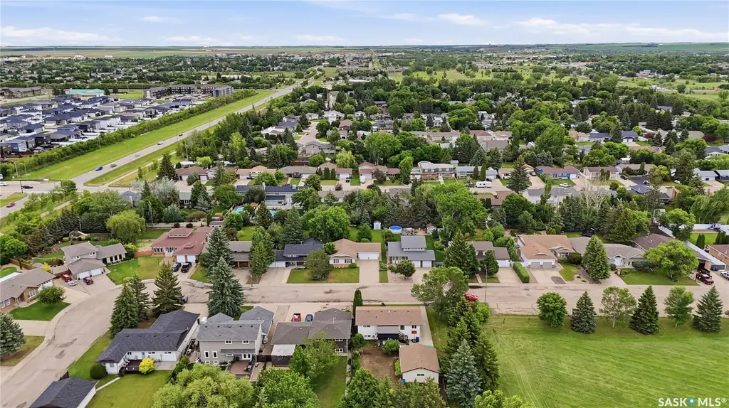 1625 Admiral Crescent Moose Jaw SK S6H 7N8